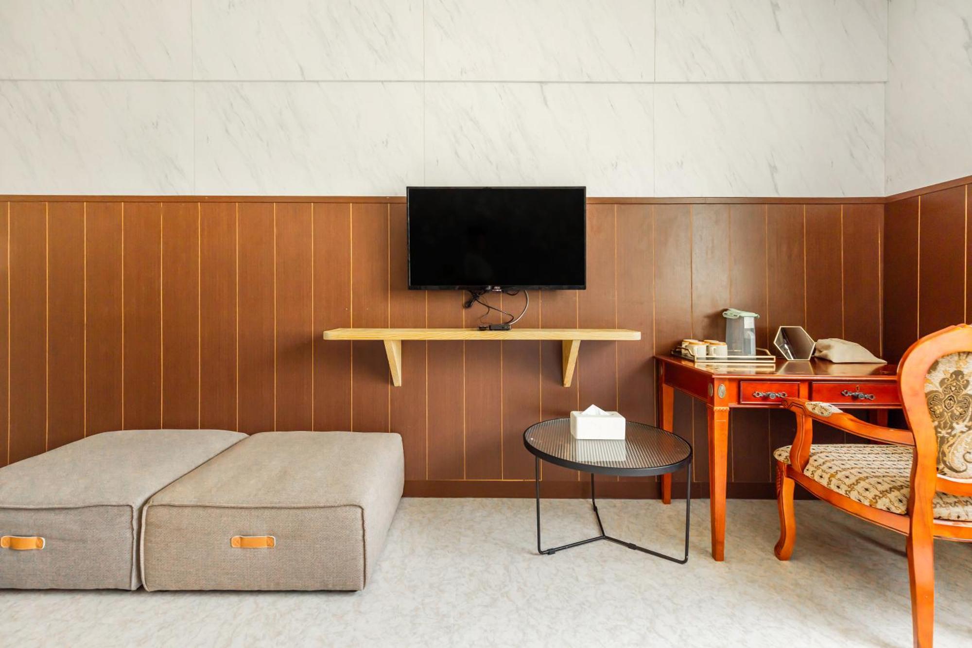 32小巷弄 Hotel Tainan Exterior foto